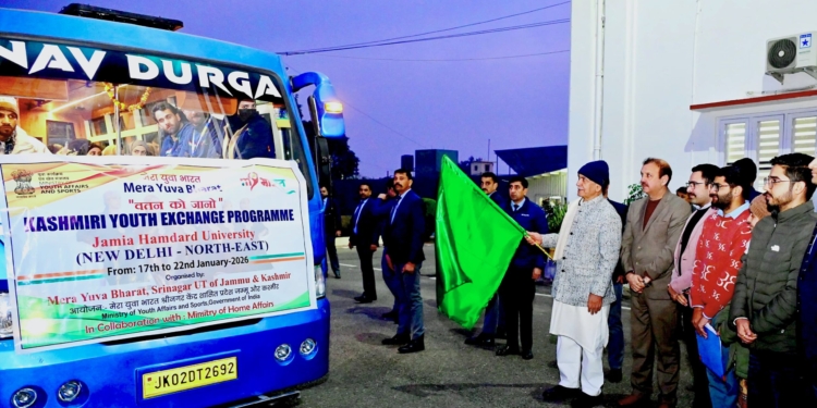 Lieutenant Governor flags-off the first Group of Mera Yuva Bharat’s Kashmiri Youth Exchange Program