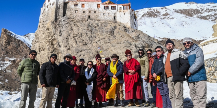 Chief Secretary Ashish Kundra Conducts Extensive Tour of Zanskar; Attends Public Darbar, Reviews Key Infrastructure Projects