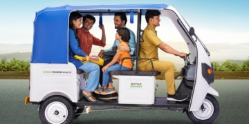 E-Rickshaw owners in Kashmir appeal for waiver of late fitness fees