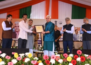 Lieutenant Governor visited the vibrant border village of Makwal in Jammu