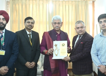 Lieutenant Governor completes his self-enumeration, urges citizens of Jammu Kashmir to self-enumerate their household details and fulfil their civic duty