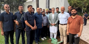 CM Omar Abdullah plants sapling at J&K House, New Delhi on World Environment Day
