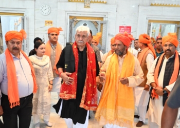 Lieutenant Governor pays obeisance at Ancient Shri Gauri Shankar Mandir in Kishtwar