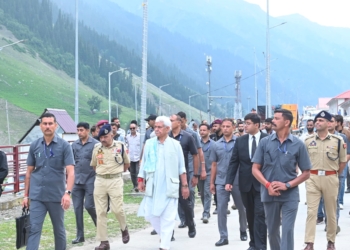 Lieutenant Governor inspects pilgrim-centric facilities at Baltal Base Camp