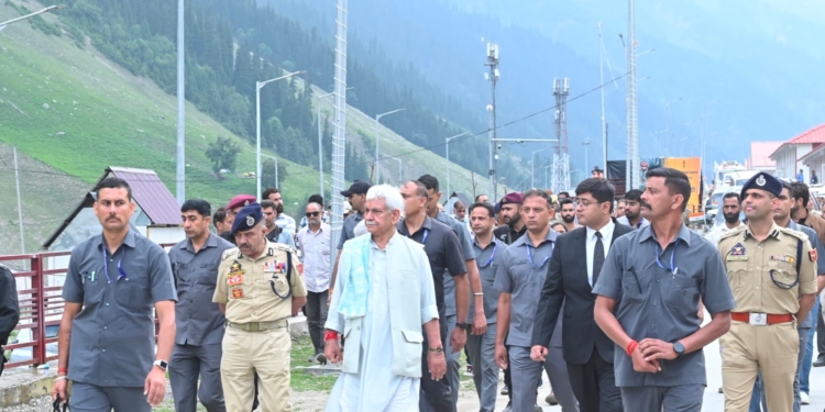 Lieutenant Governor inspects pilgrim-centric facilities at Baltal Base Camp