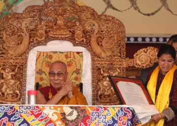 Bhanu Prabha Honoured by His Holiness the 14th Dalai Lama for Transforming Government School Education in Ladakh