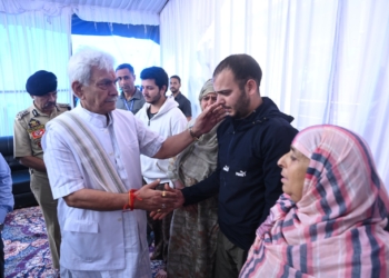Lieutenant Governor Visits Family of Martyr Head Constable Ashiq Hussain Qureshi