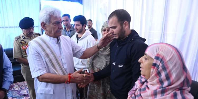 Lieutenant Governor Visits Family of Martyr Head Constable Ashiq Hussain Qureshi