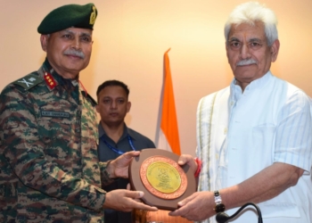 Lieutenant Governor interacts with officers of Higher Command Course-55