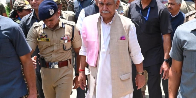 Lieutenant Governor visits Nunwan Base Camp, reviews management of Shri Amarnath Ji Yatra