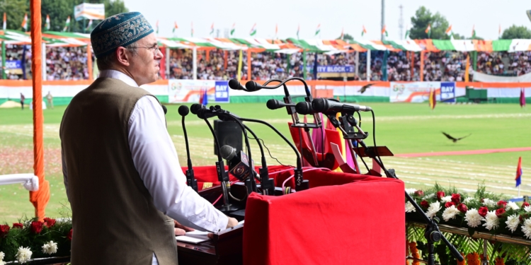 CM Omar Abdullah hoists national flag in Srinagar on the 80th Independence Day