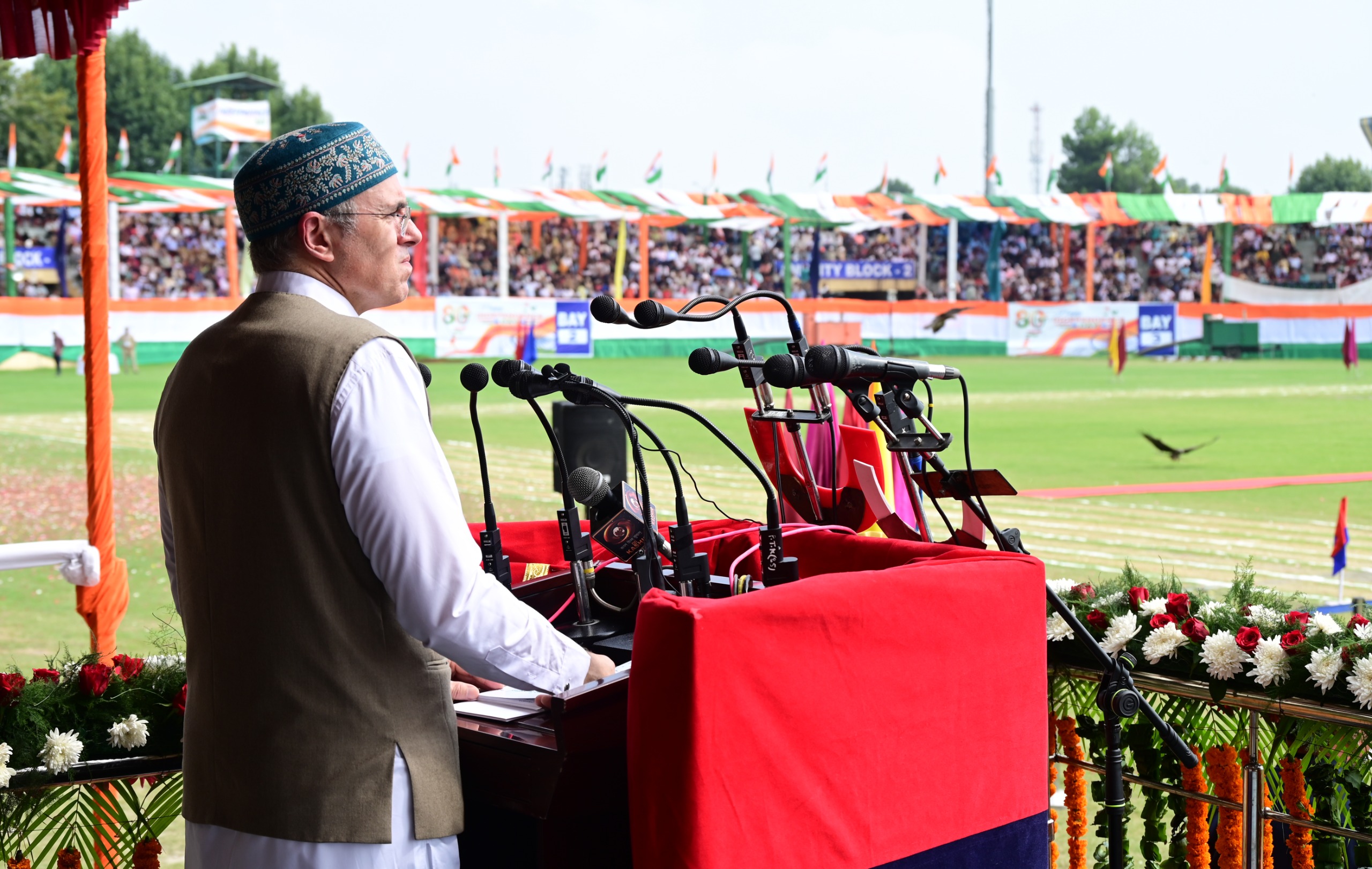 CM Omar Abdullah hoists national flag in Srinagar on the 80th Independence Day