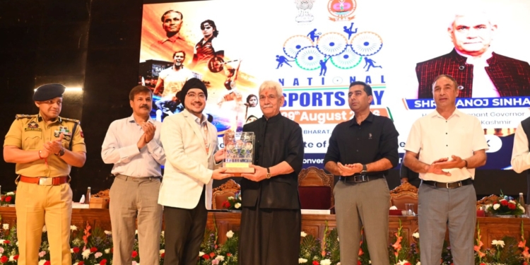 Lieutenant Governor Attended National Sports Day Function; Paid Tributes to Major Dhyan Chand