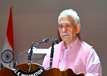 LG Manoj Sinha felicitates officers of SASB, Administration and other stakeholders for successful conduct of Amarnath Yatra-2026