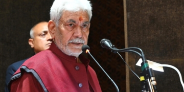 Lieutenant Governor Interacts with Participants of Yuva Sangam at Lok Bhavan